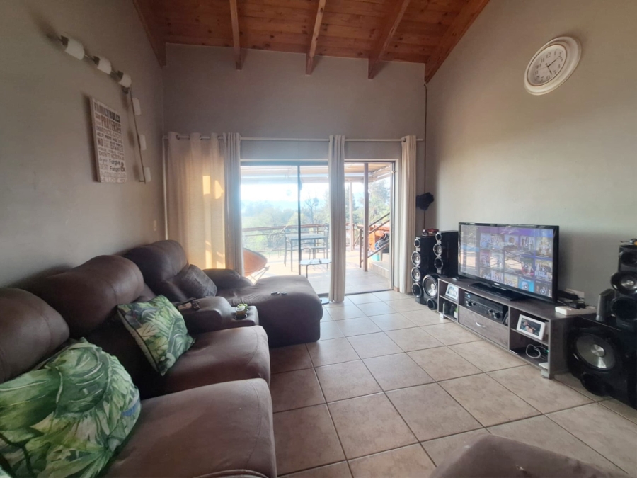 To Let 2 Bedroom Property for Rent in Meerhof North West